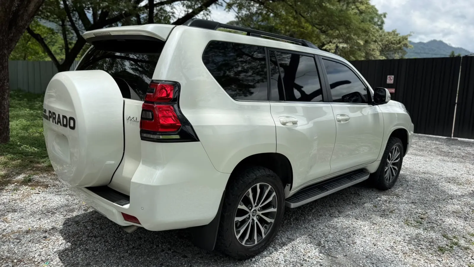 Toyota Land cruiser prado VXL